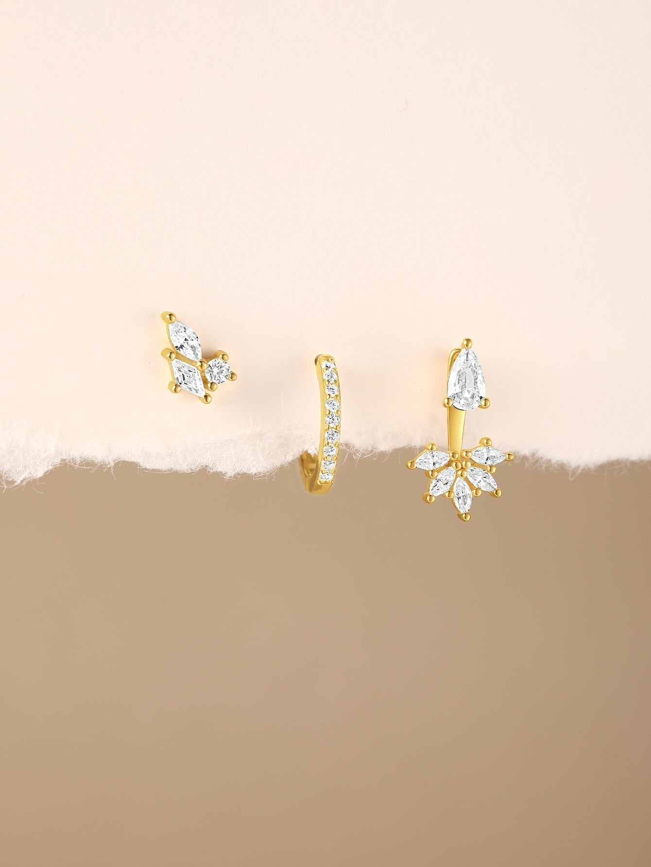 マグダ – 柔らかな輝きを持つ繊細なゴールドのイヤリング。