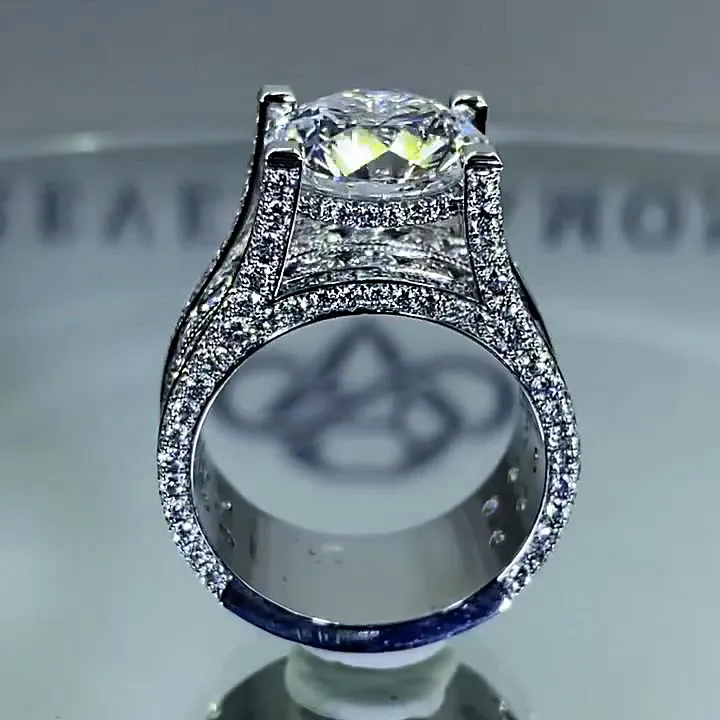 ジャスミン – ヴィンテージフレームの非常に輝くダイヤモンドリング