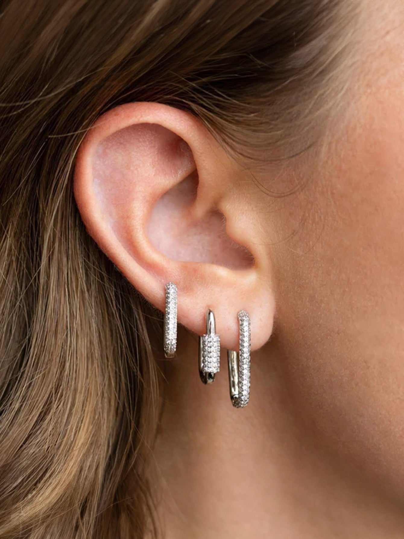 ララ – ソフトな丸みを帯びたゴールドのイヤリング