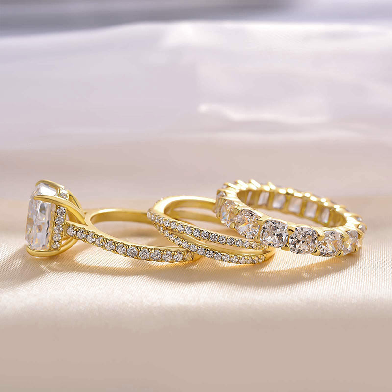 アイリス – オーバルストーンのダイヤモンドリング。