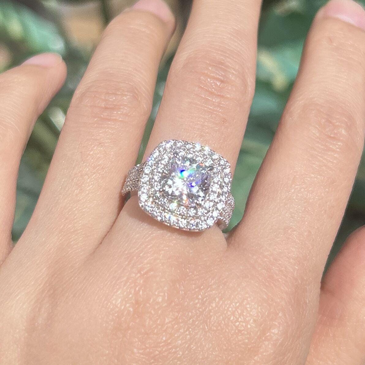 フリーダ - ラウンドストーンのソリテールリング