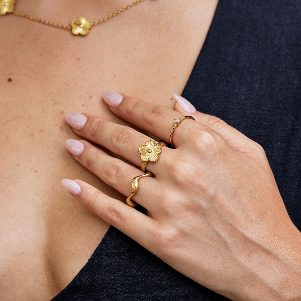 クローバーのゴールドリング