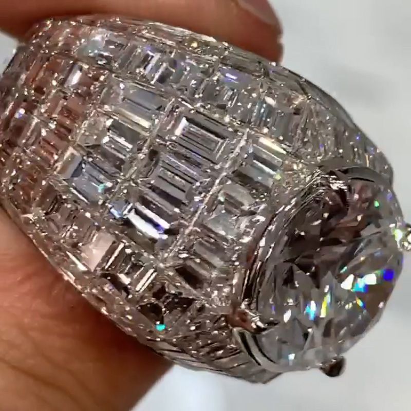 アンナ・レナ – ラウンドカットのシルバー ダイヤモンドリング