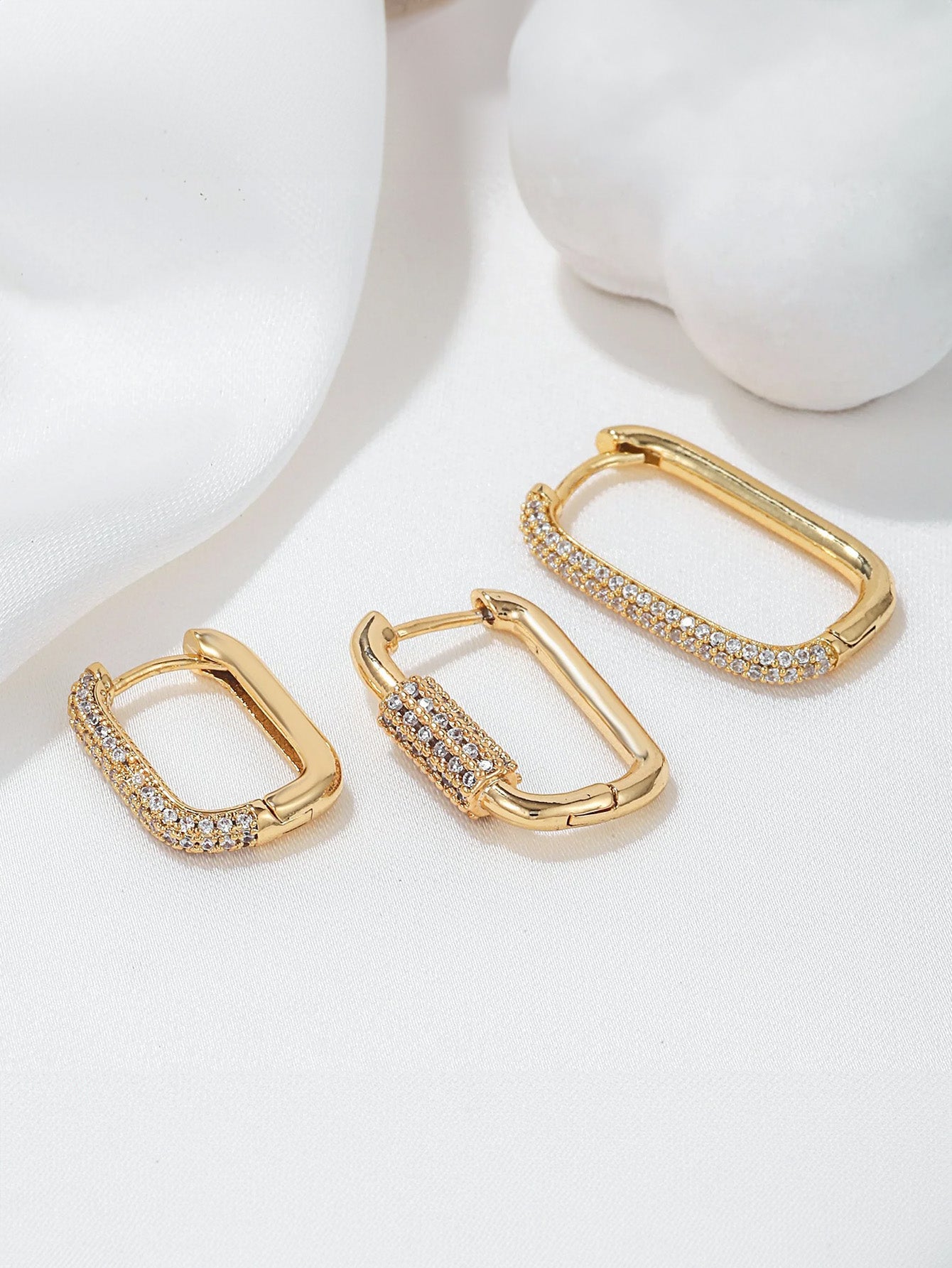 ララ – ソフトな丸みを帯びたゴールドのイヤリング