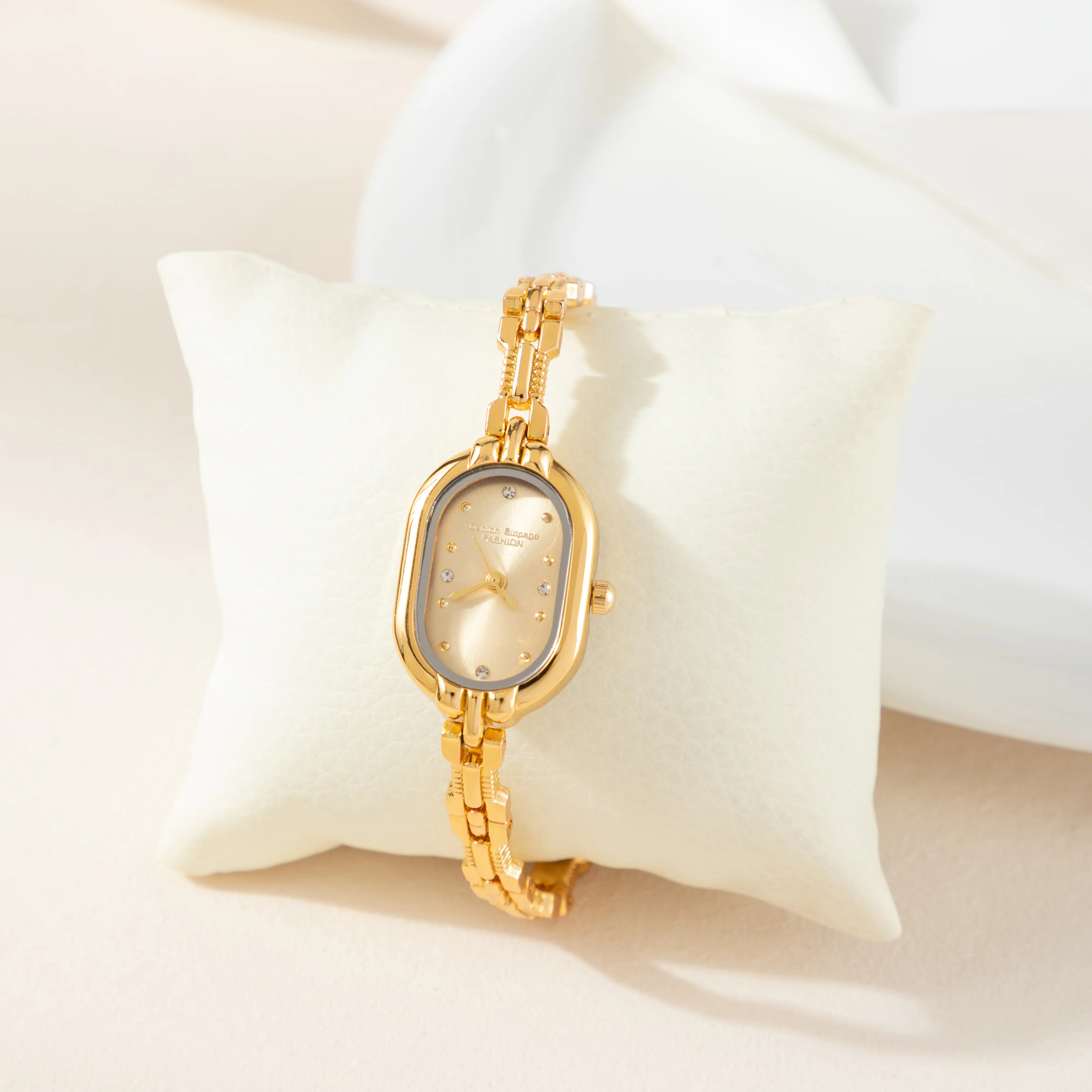 ヴィクトリア – オーバルケースのゴールドル。