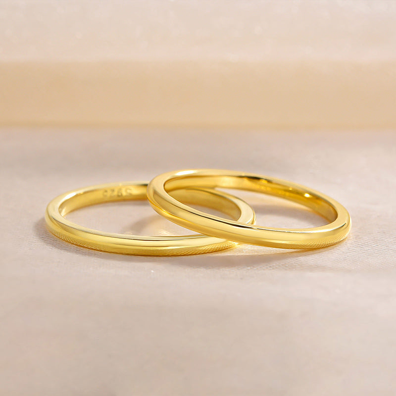 レオナ – 三本の光沢ストライプを持つダイヤモンドリング。