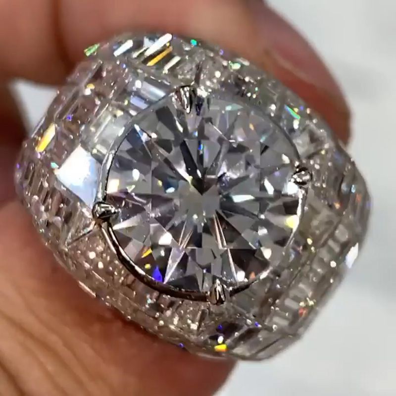 アンナ・レナ – ラウンドカットのシルバー ダイヤモンドリング